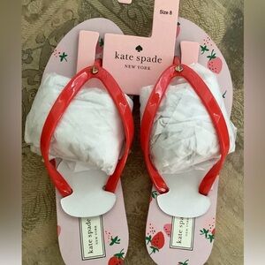 🍓🍓 KATE SPADE 🍓🍓 NWT strawberry flip flops. Size 8